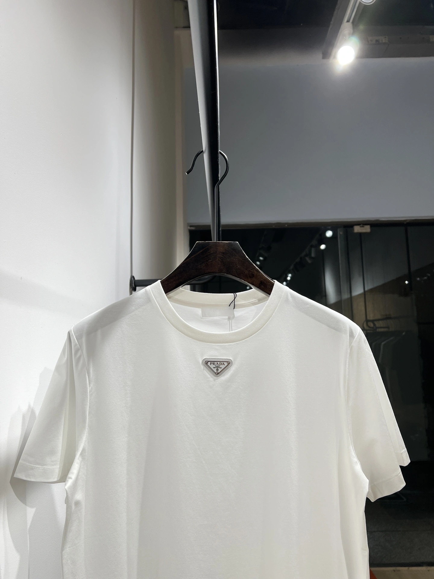 P*rada T-shirt Top Quality D17 20240507- Upgraded 13577