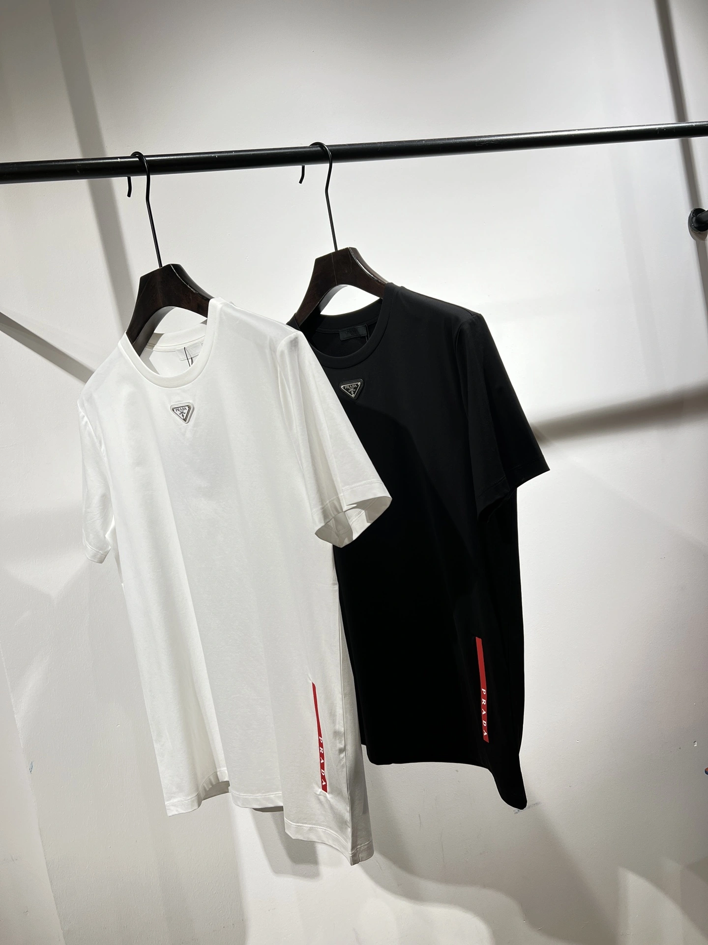 P*rada T-shirt Top Quality D17 20240507- Upgraded 13577