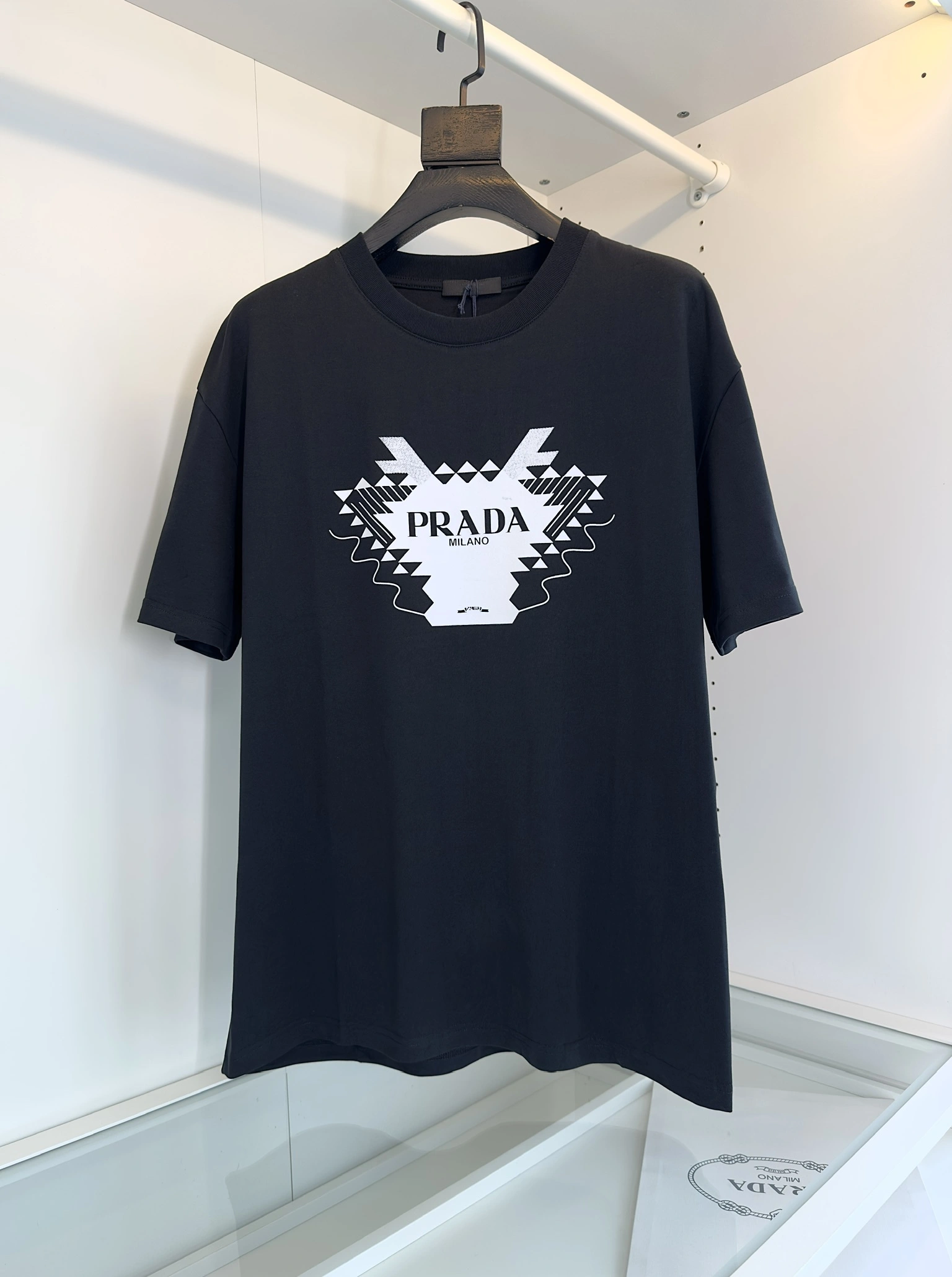 ComfortFit P*rada T-shirt Top Quality D17 20240512- 13561