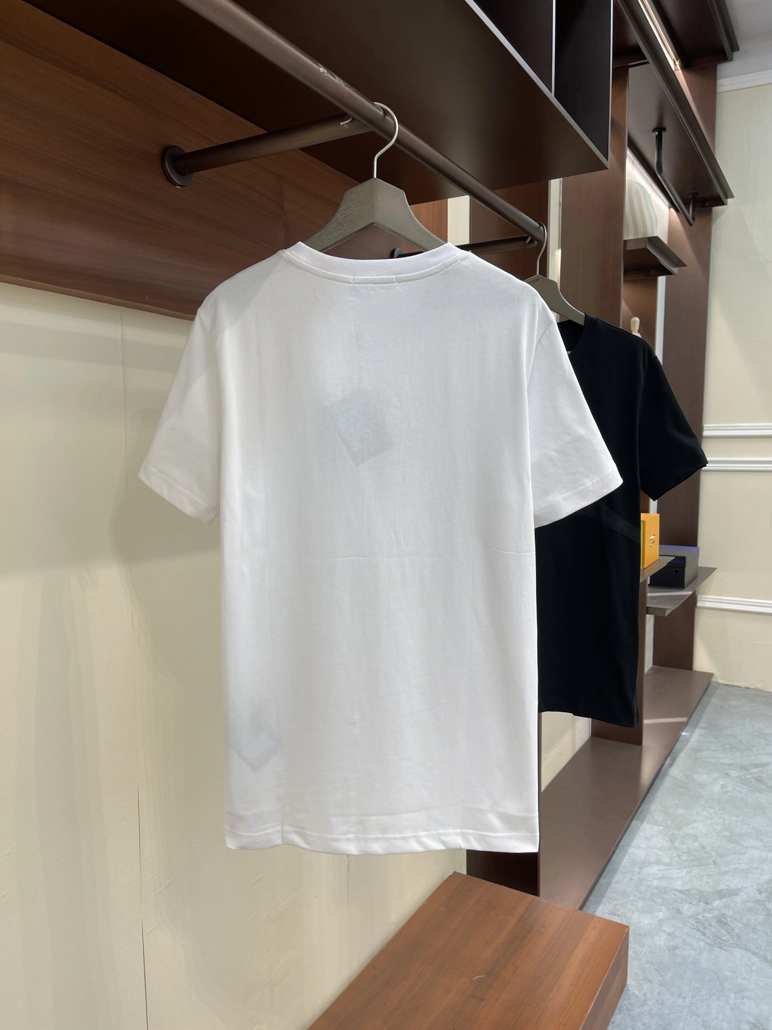 Practical P*rada T-shirt Top Quality D17 20240516- 13547