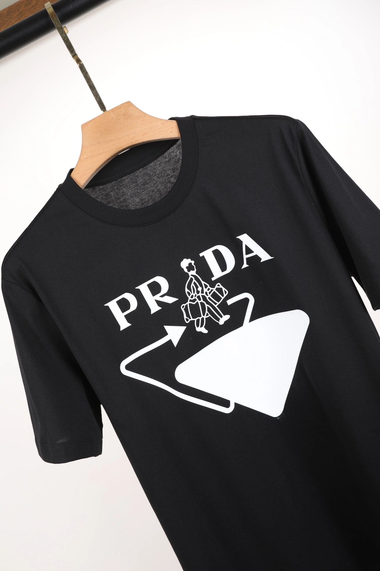 P*rada T-shirt Top Quality D17 20240518- RelaxedFit 13541