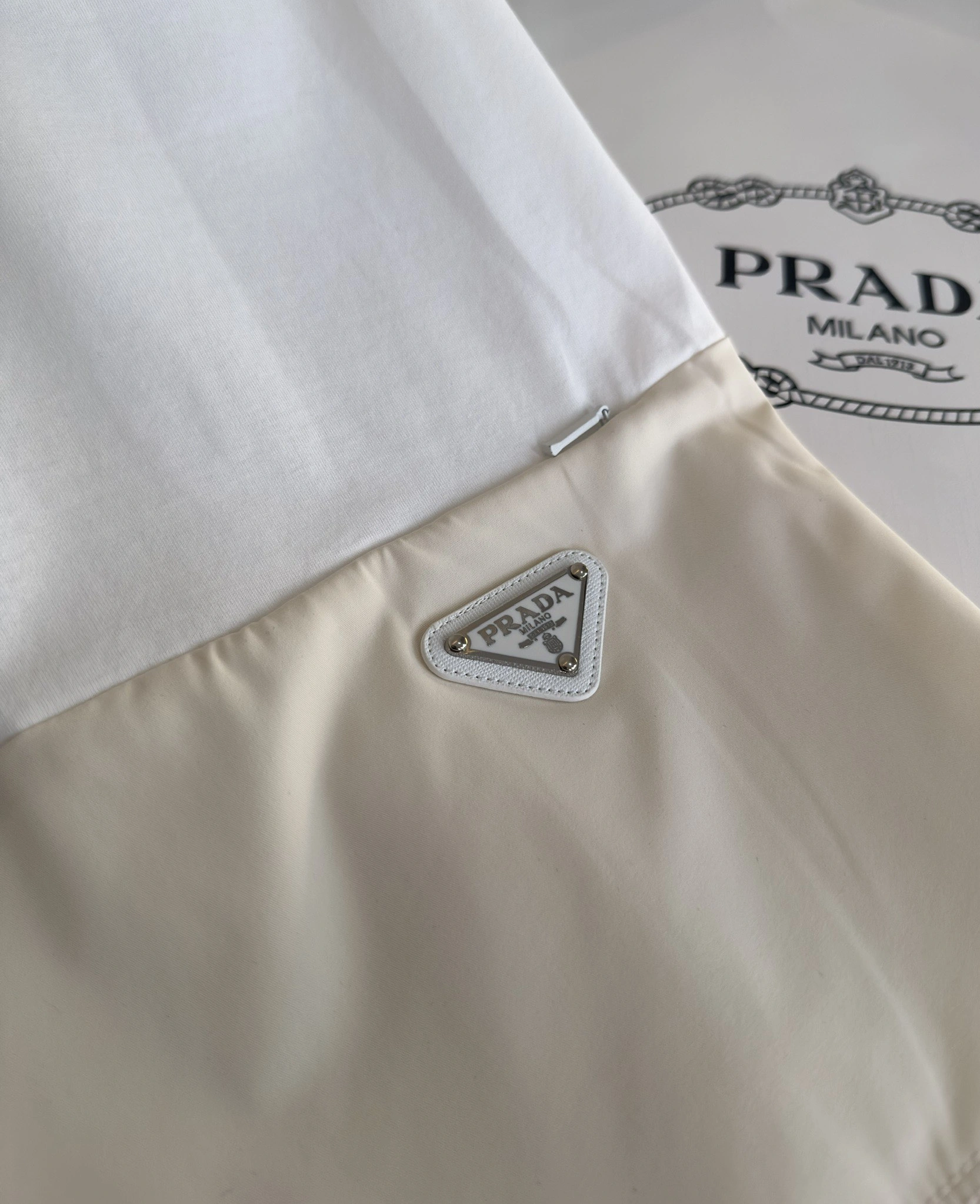 P*rada T-shirt Top Quality D17 20240525- WellDesigned 13512