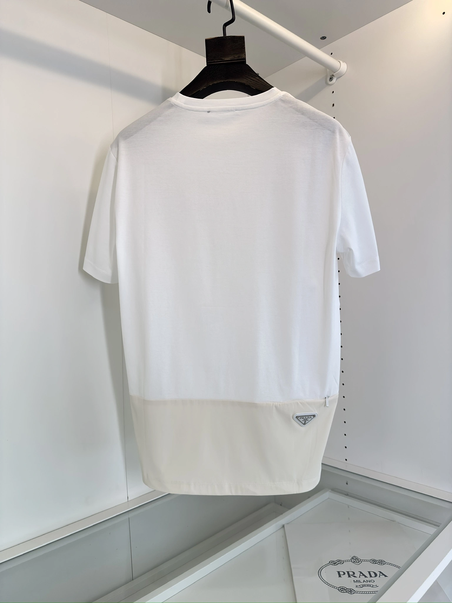 P*rada T-shirt Top Quality D17 20240525- WellDesigned 13512