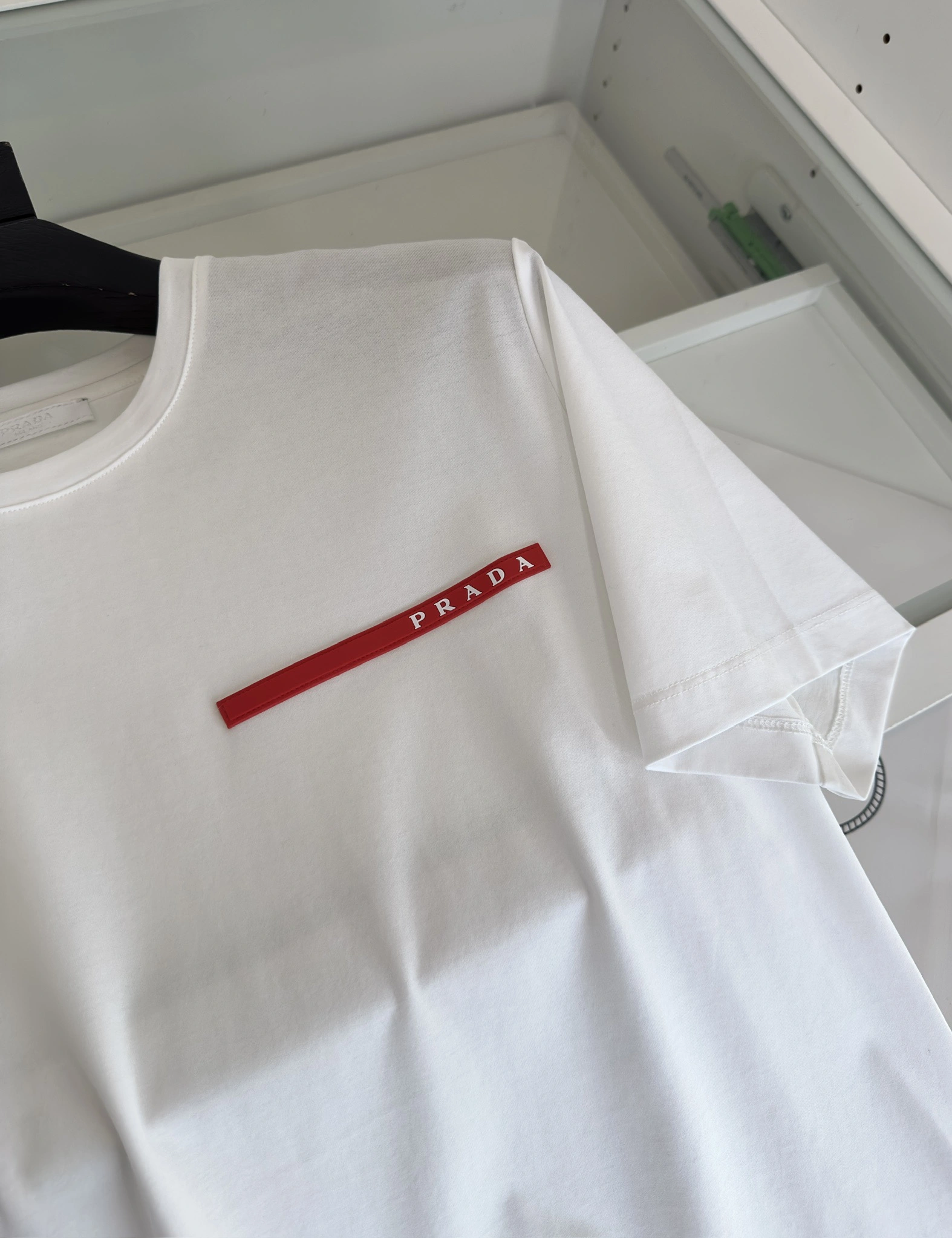 P*rada T-shirt Top Quality D17 20240525- WellDesigned 13512