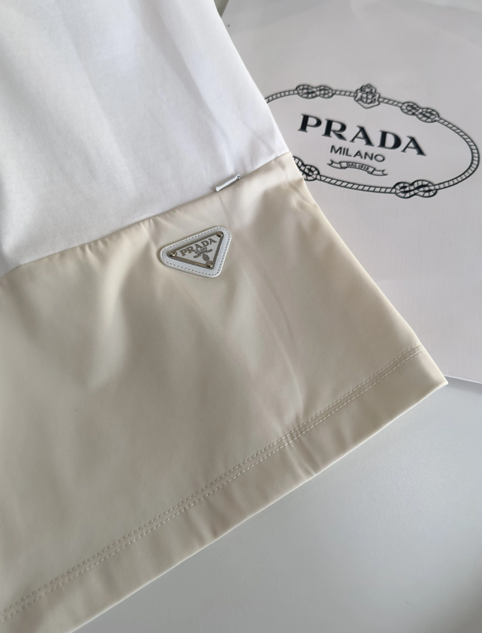 P*rada T-shirt Top Quality D17 20240525- WellDesigned 13512