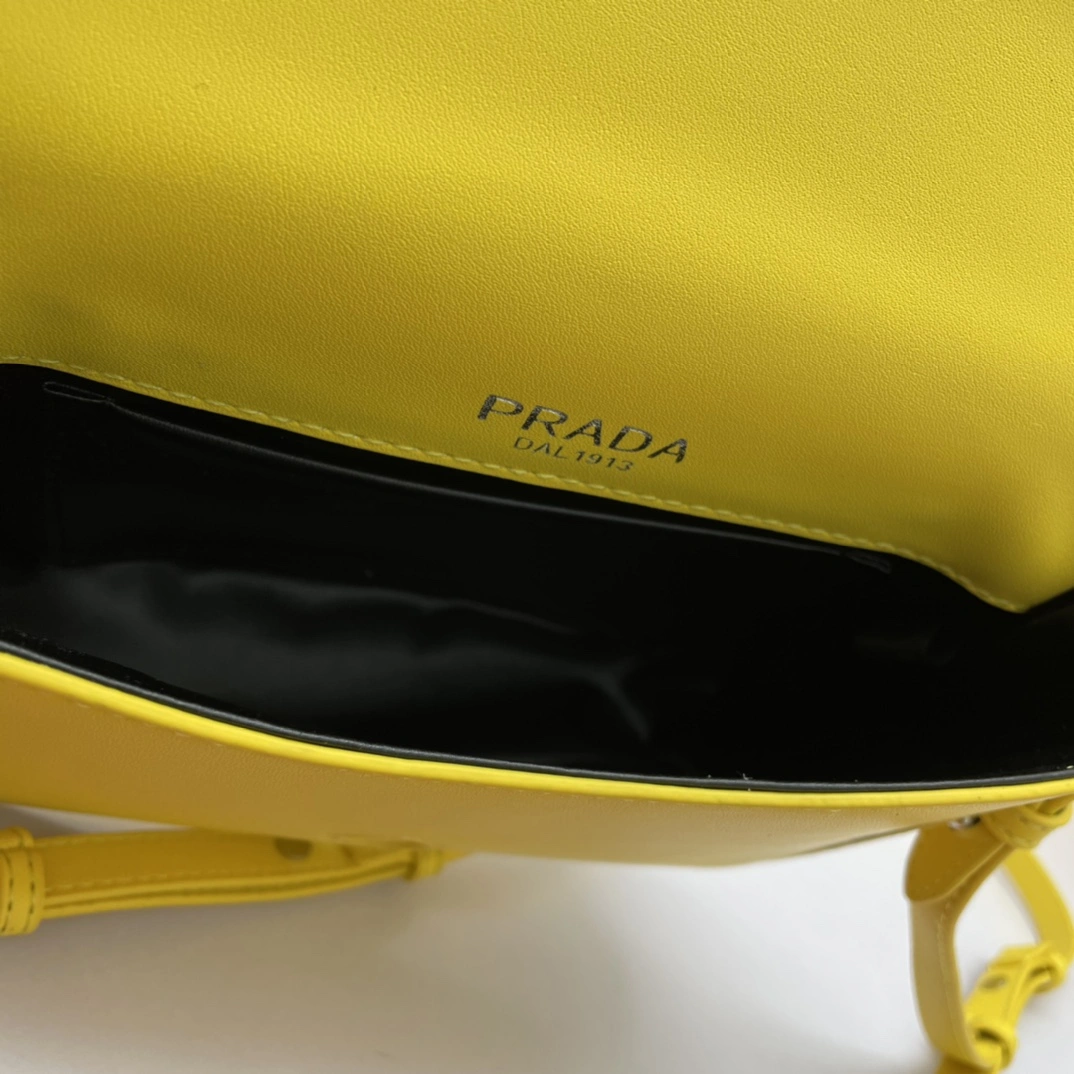 Sophisticated P*rada Top Bag 20*17*6cm 9491