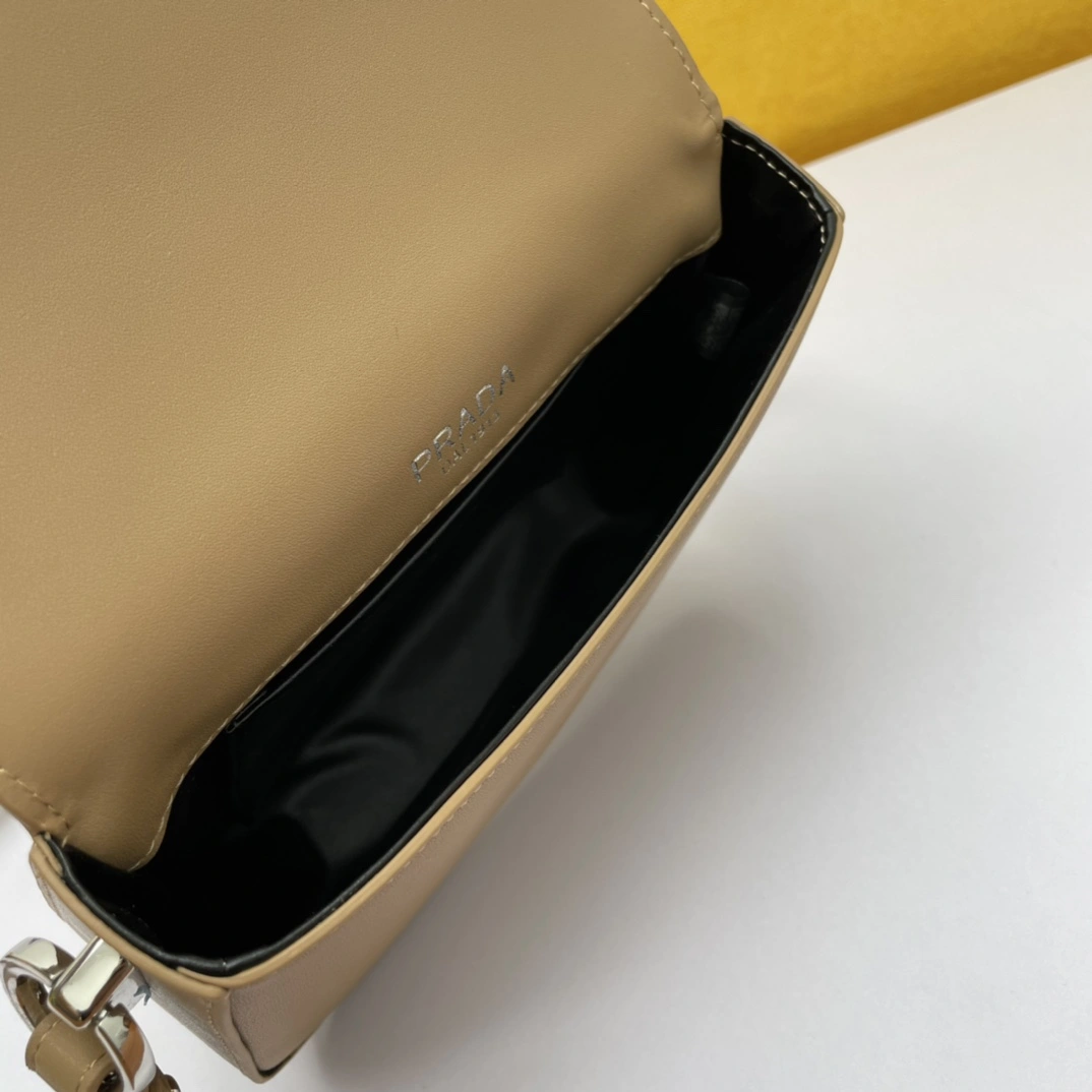 Sophisticated P*rada Top Bag 20*17*6cm 9489