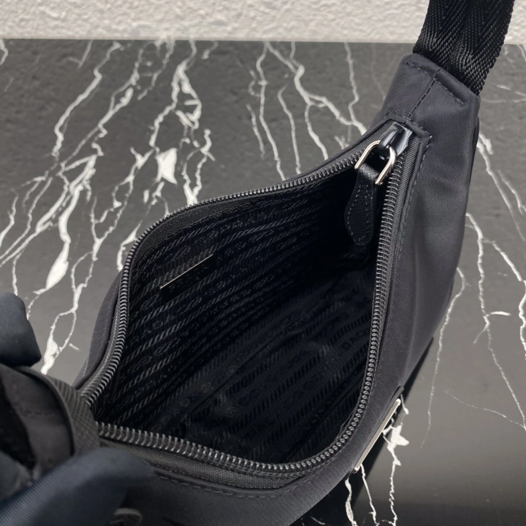 Efficient P*rada Top Bag 23*13*5cm 9564