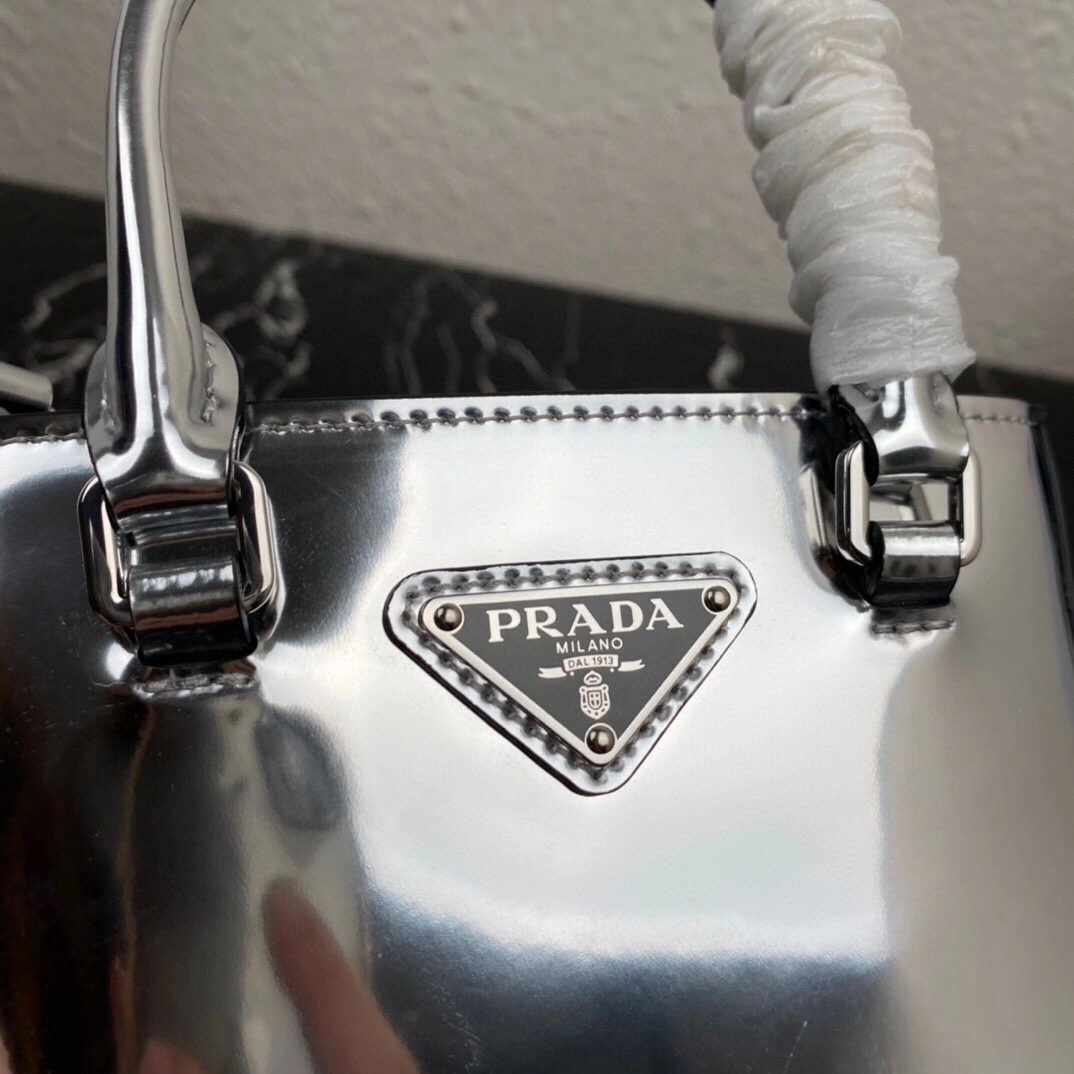 Unique P*rada Top Bag 23*18*2.5cm 9560