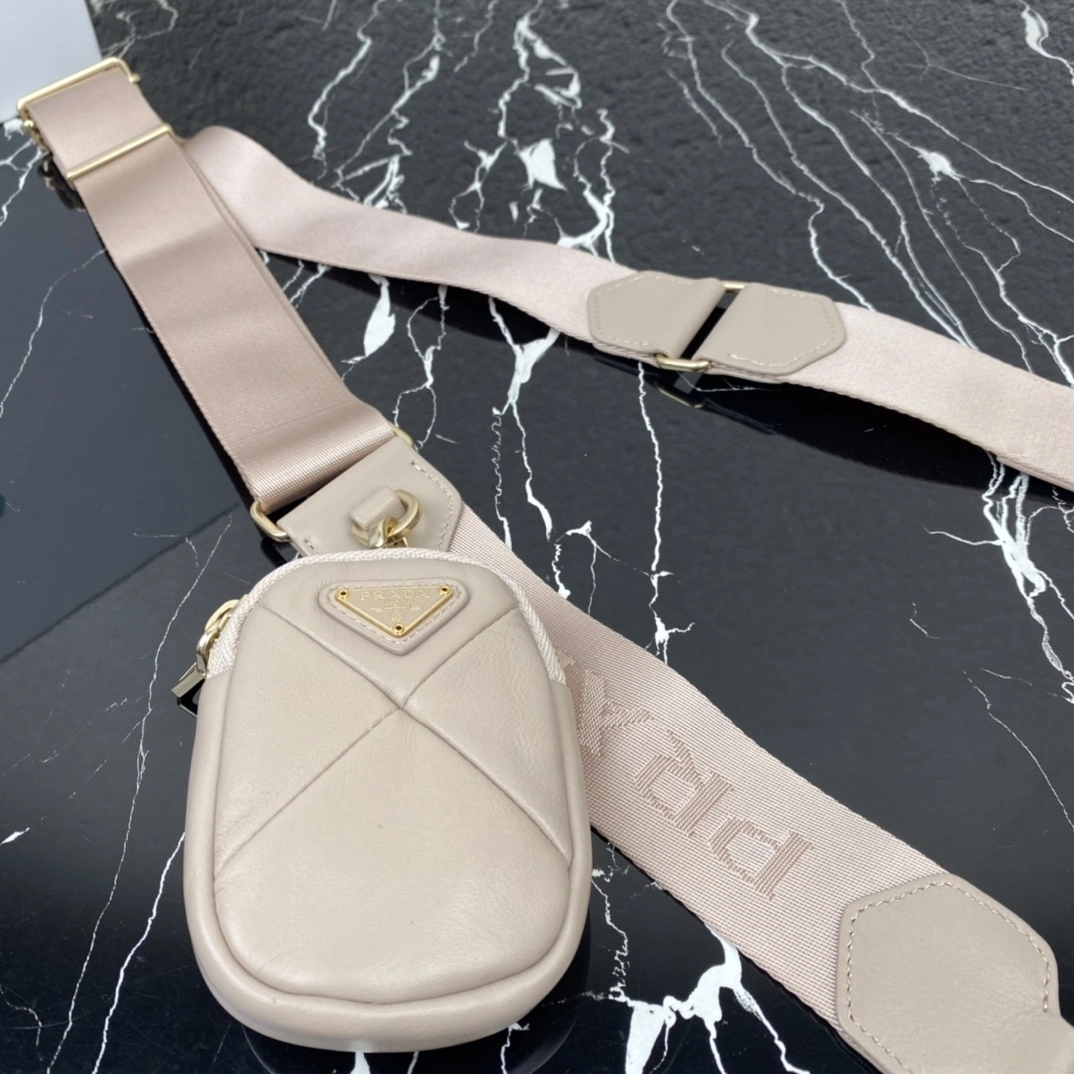 P*rada Top Bag 24*17*7cm Effortless 9566