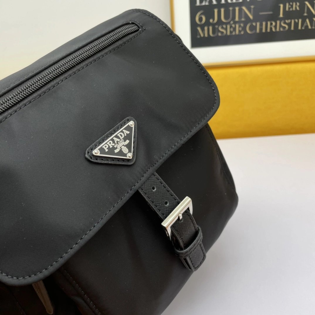 EyeCatching P*rada Top Bag 24*22*9cm 9485