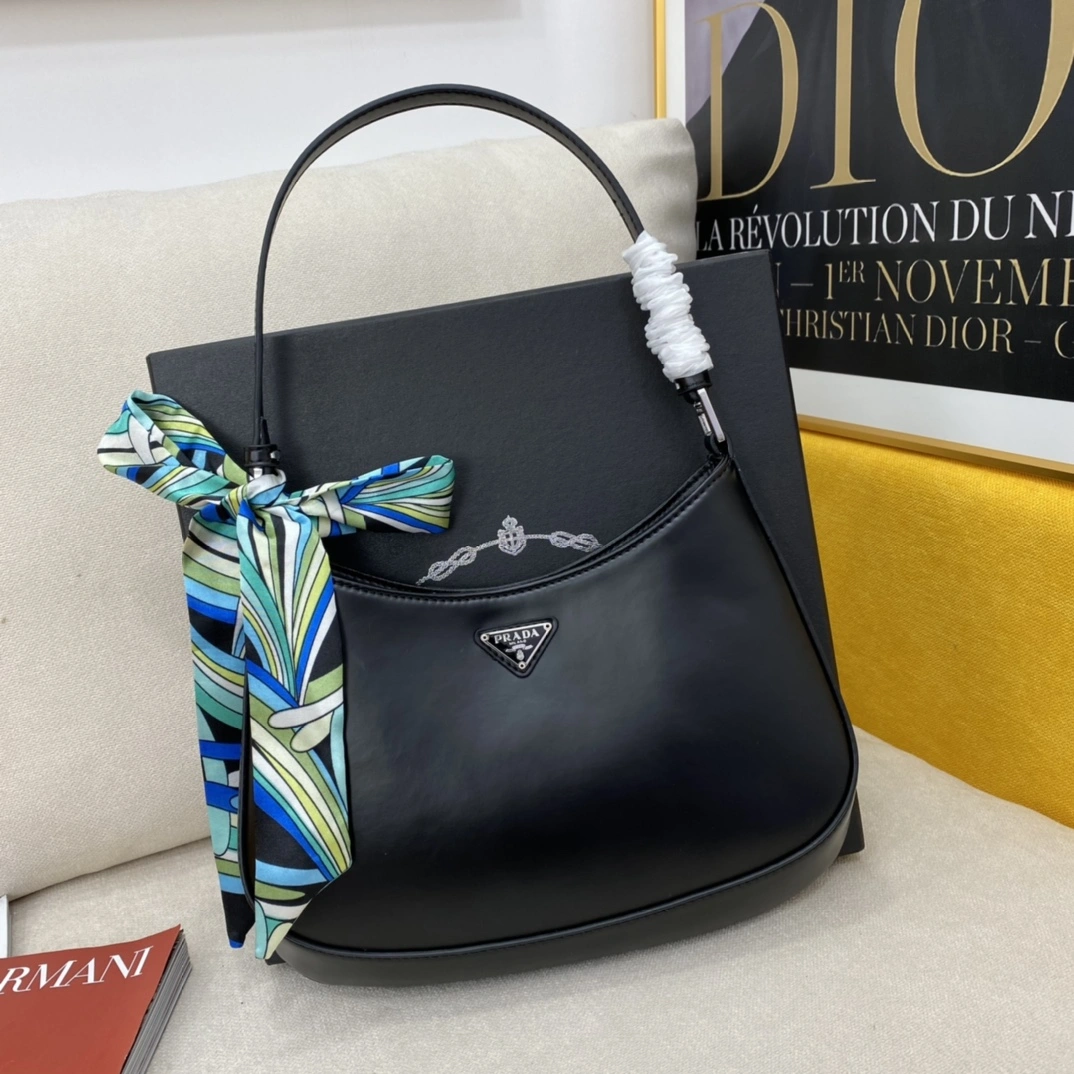 EyeCatching P*rada Top Bag 26cm 9556