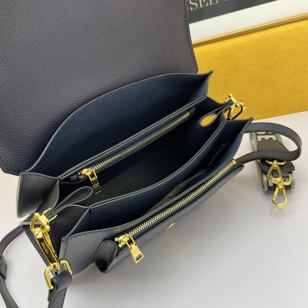P*rada Top Bag 27*17*10cm Contemporary 9548