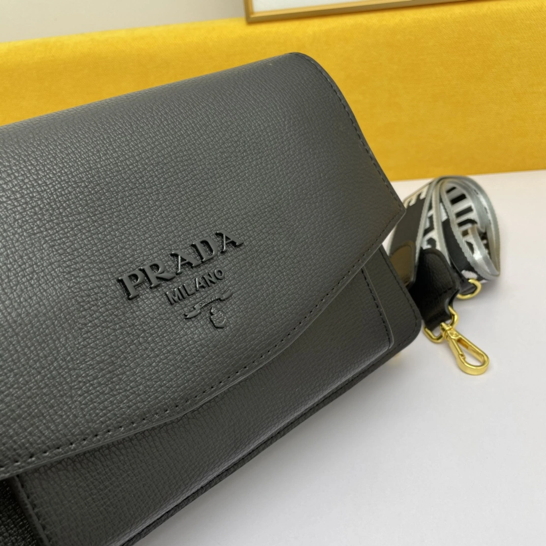 Fashionable P*rada Top Bag 27*17*10cm 9549