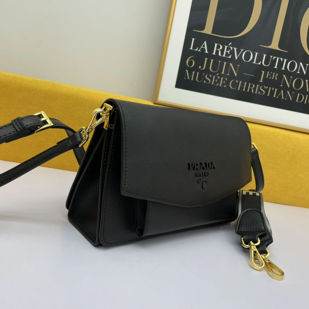 Fashionable P*rada Top Bag 27*17*10cm 9549