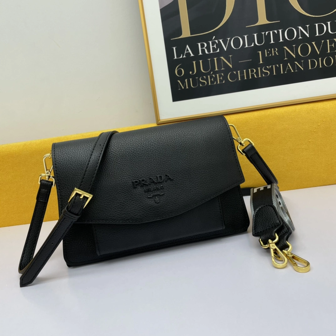 Fashionable P*rada Top Bag 27*17*10cm 9549
