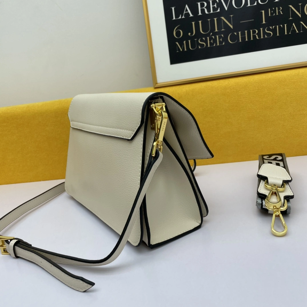 P*rada Top Bag 27*17*10cm Sporty 9550