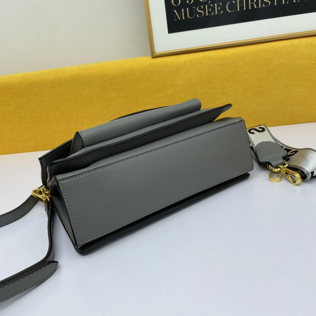 P*rada Top Bag 27*17*10cm Timeless 9553