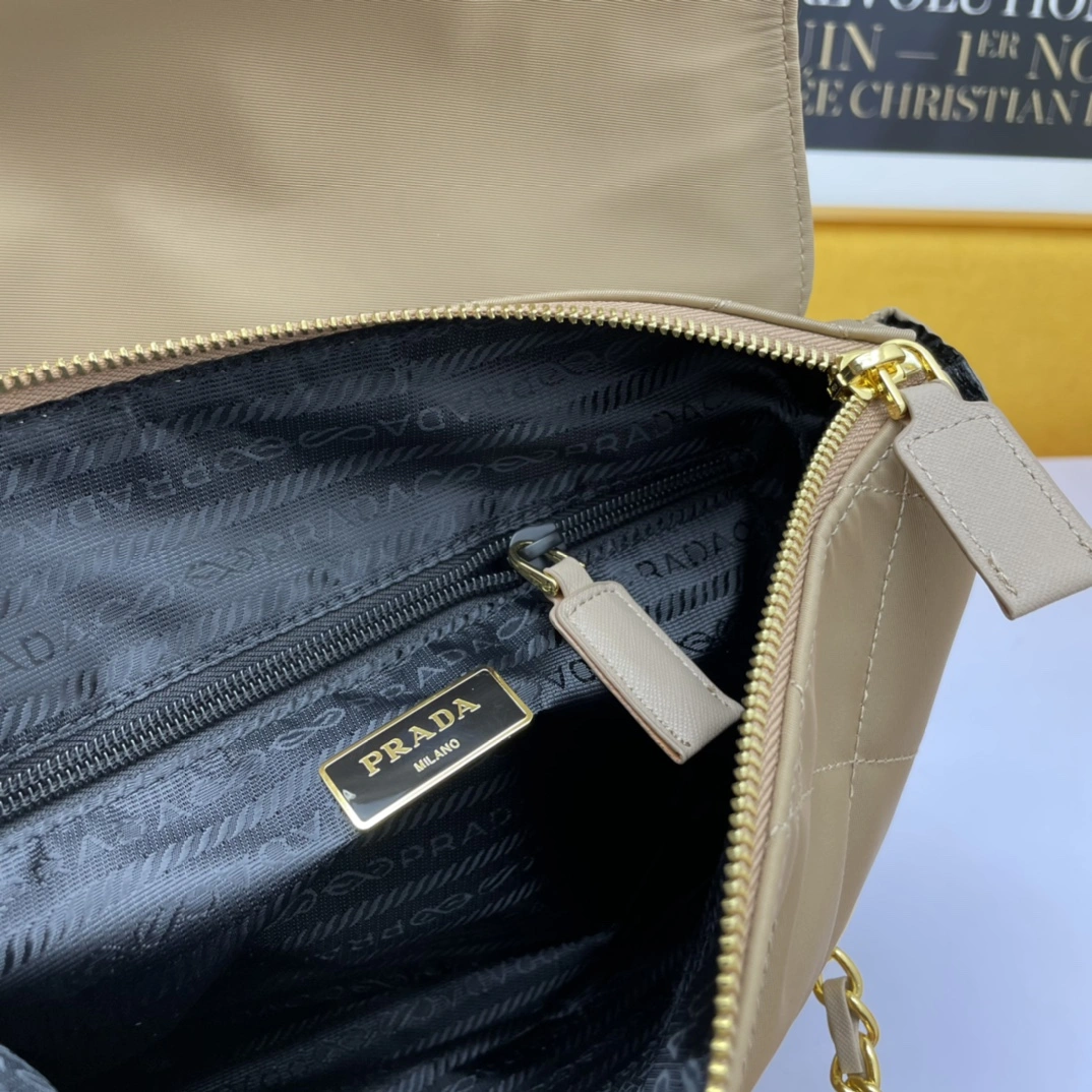 P*rada Top Bag 29*23*6cm Effortless 9494
