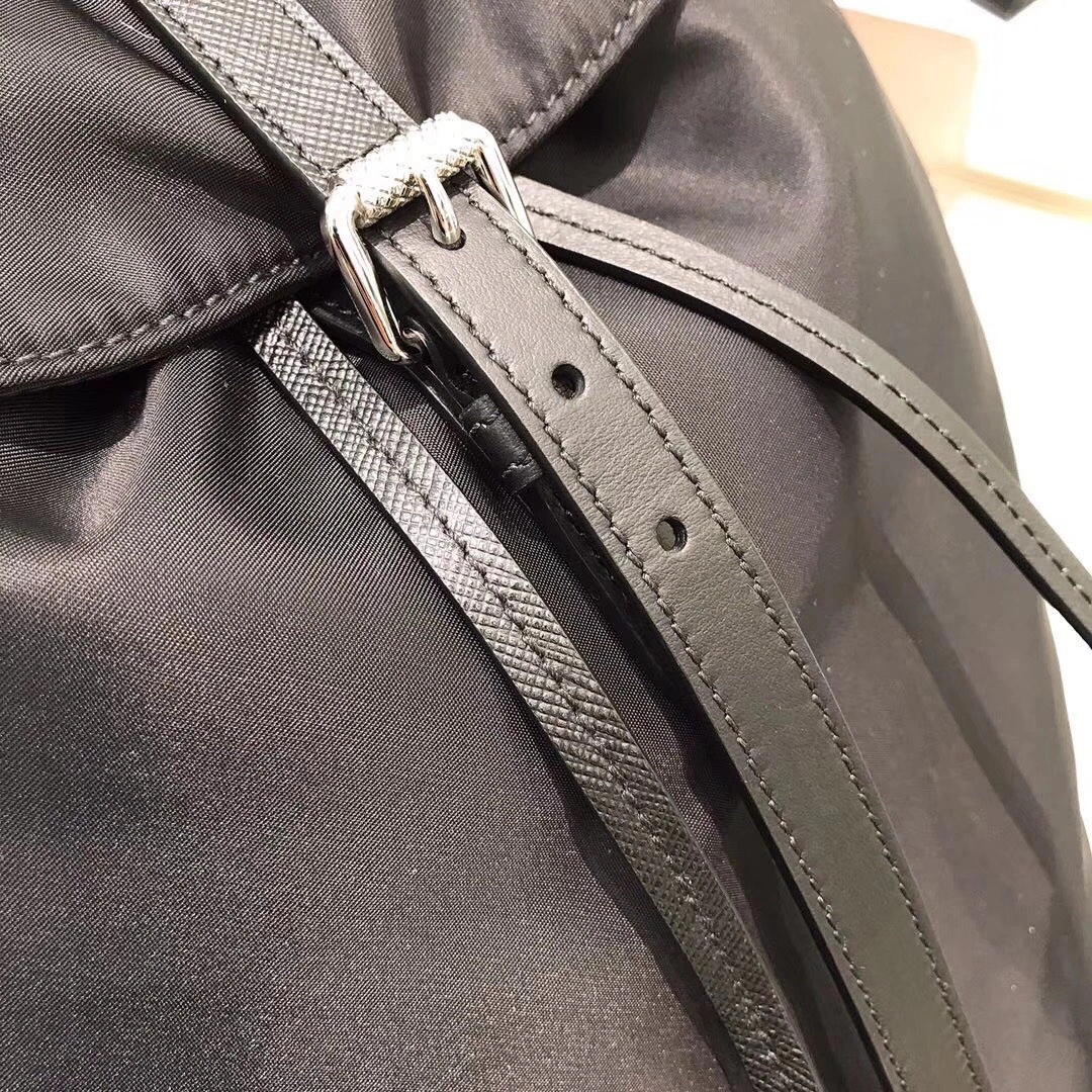WeatherProof P*rada Top Bag 32*25*14.5cm 9513
