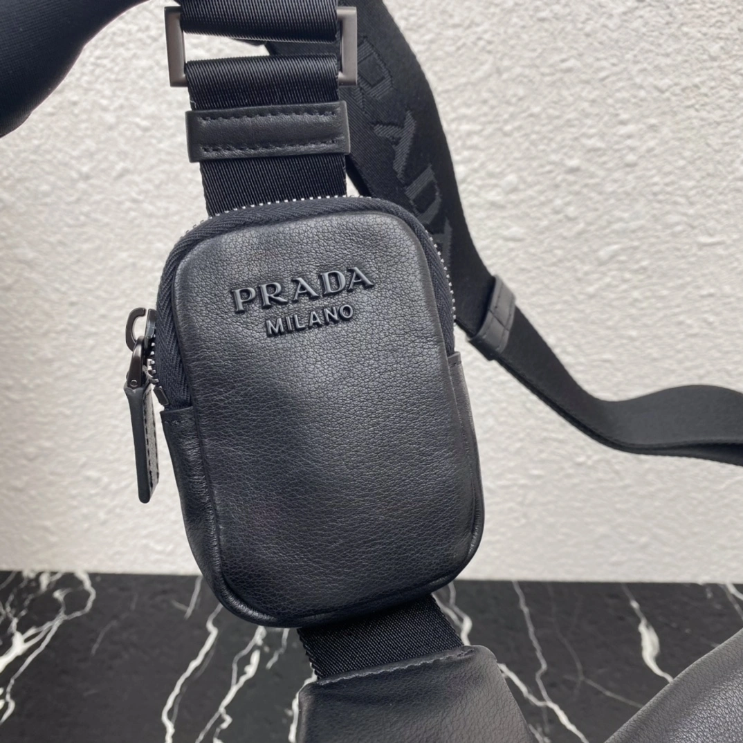 P*rada Top Bag 32*32*9cm Lightweight 9567