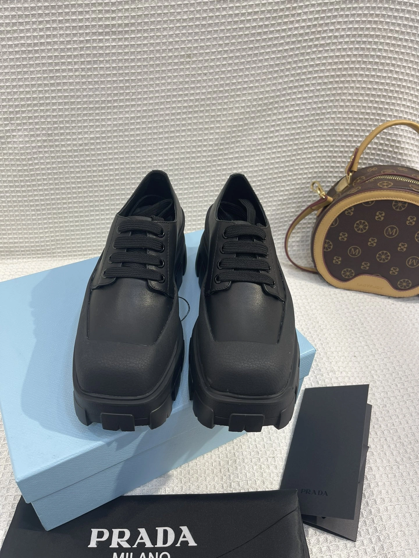 EyeCatching P*rada Top Loafer CL 23030831- 6464