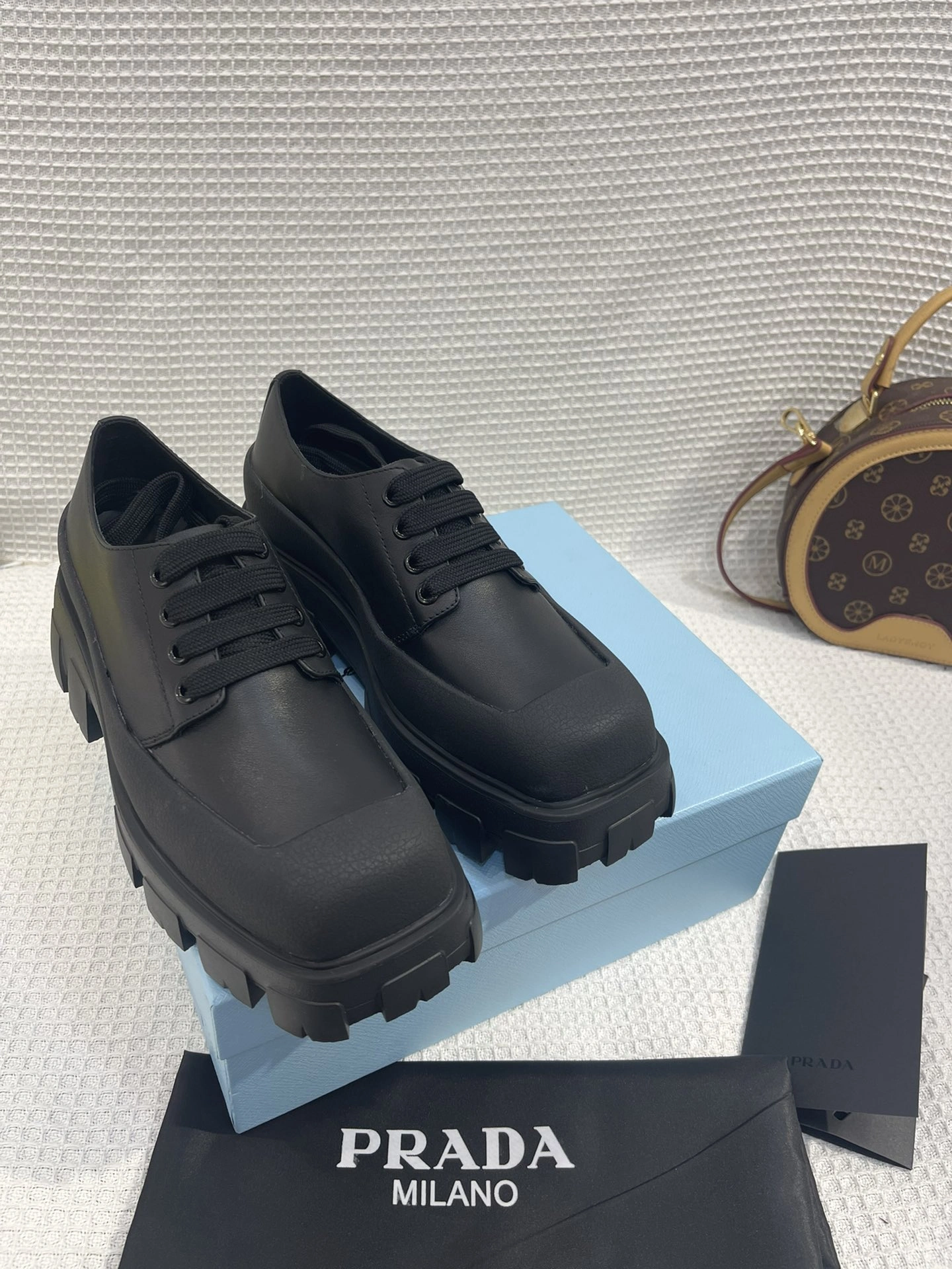 EyeCatching P*rada Top Loafer CL 23030831- 6464