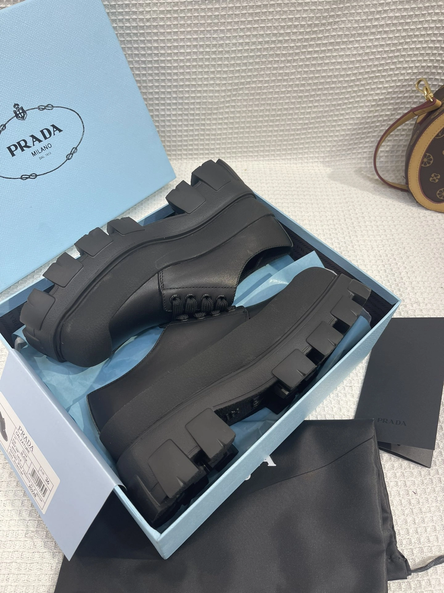 EyeCatching P*rada Top Loafer CL 23030831- 6464