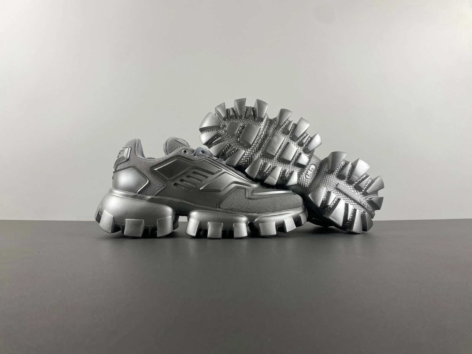 Sporty P*rada Top Sneaker Low RR 20250410- 6342