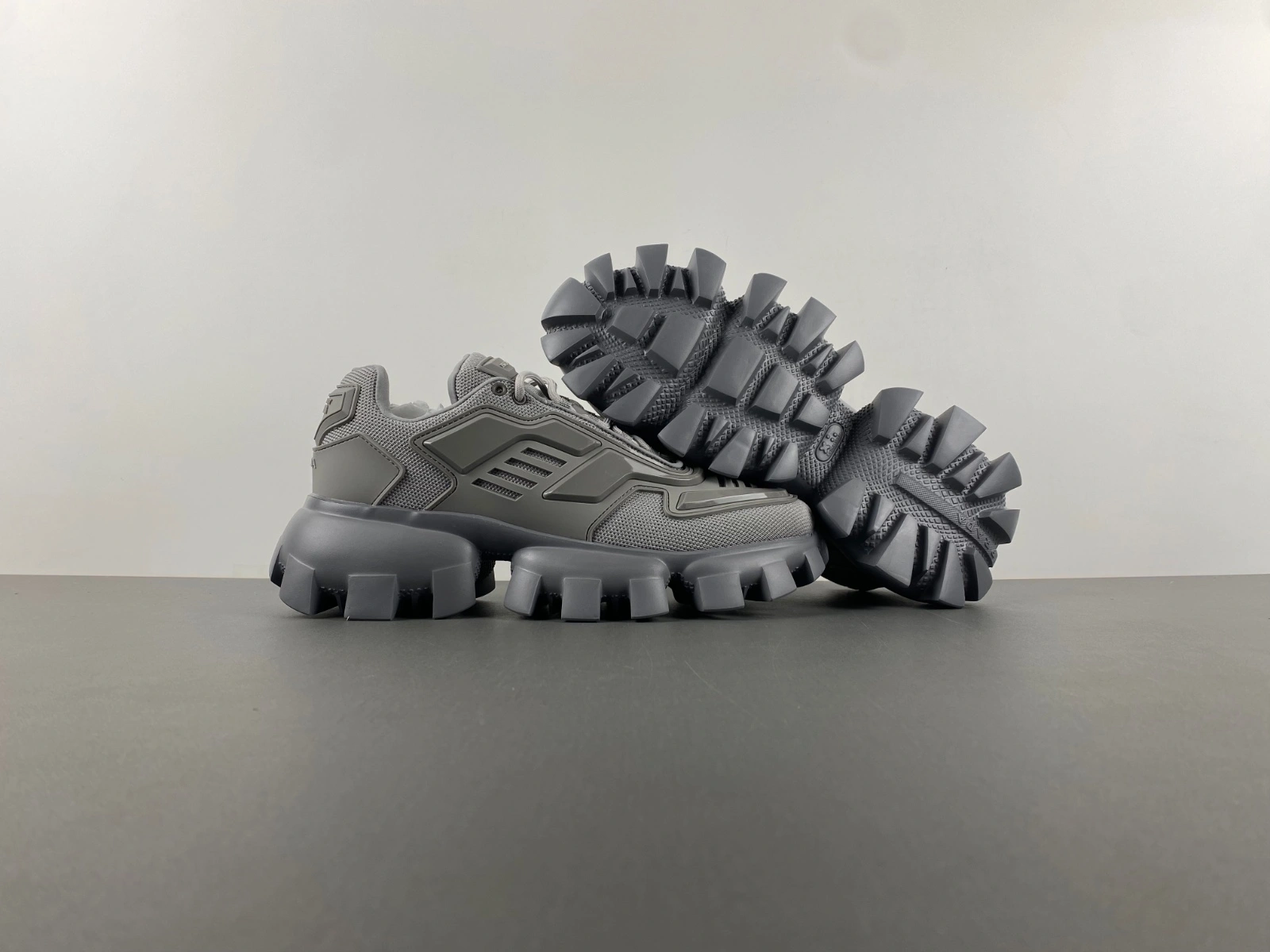 Resilient P*rada Top Sneaker Low RR 20250410- 6341