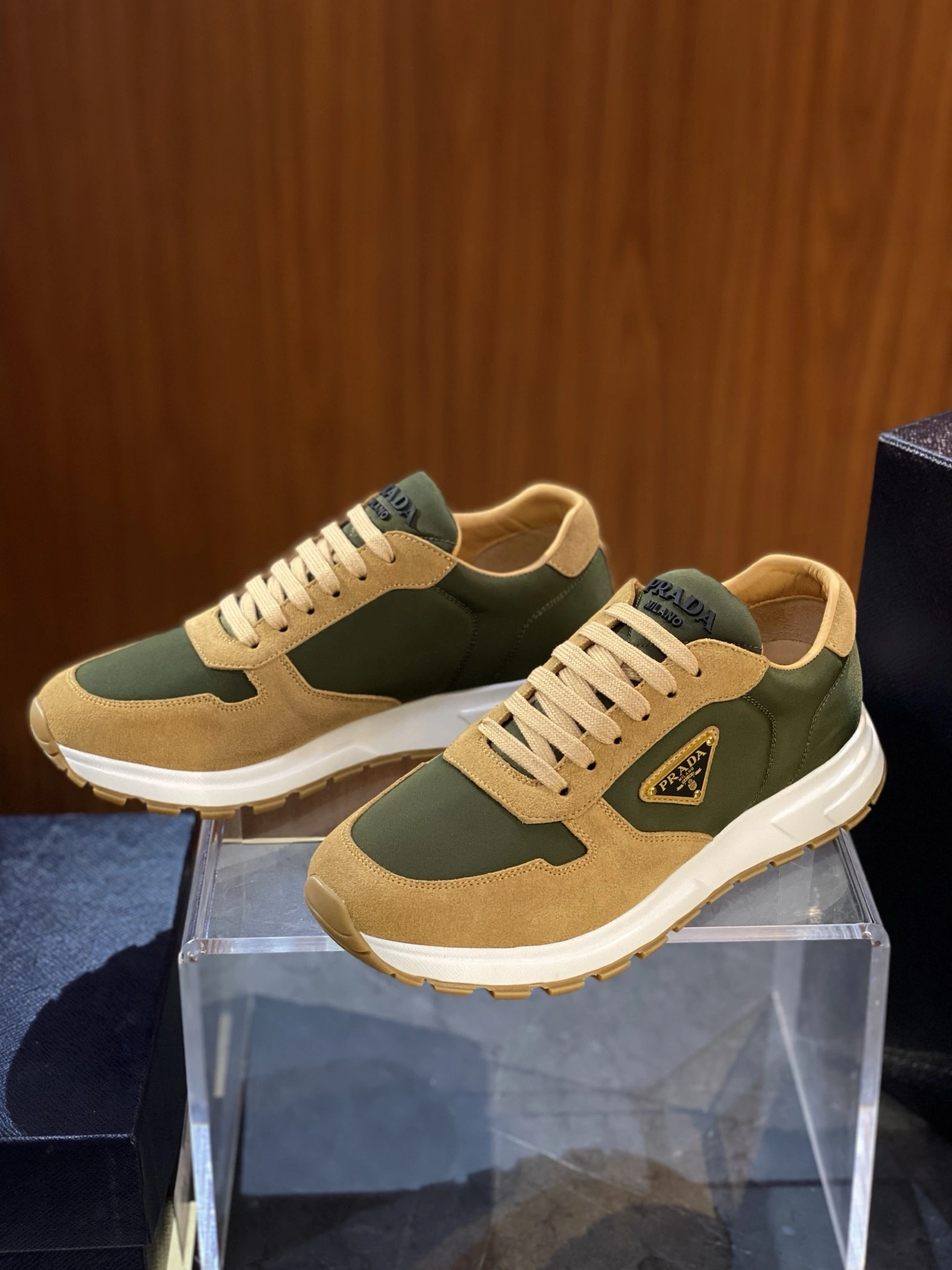 P*rada Top Sneaker Low RR 20250416- GoAnywhere 6317