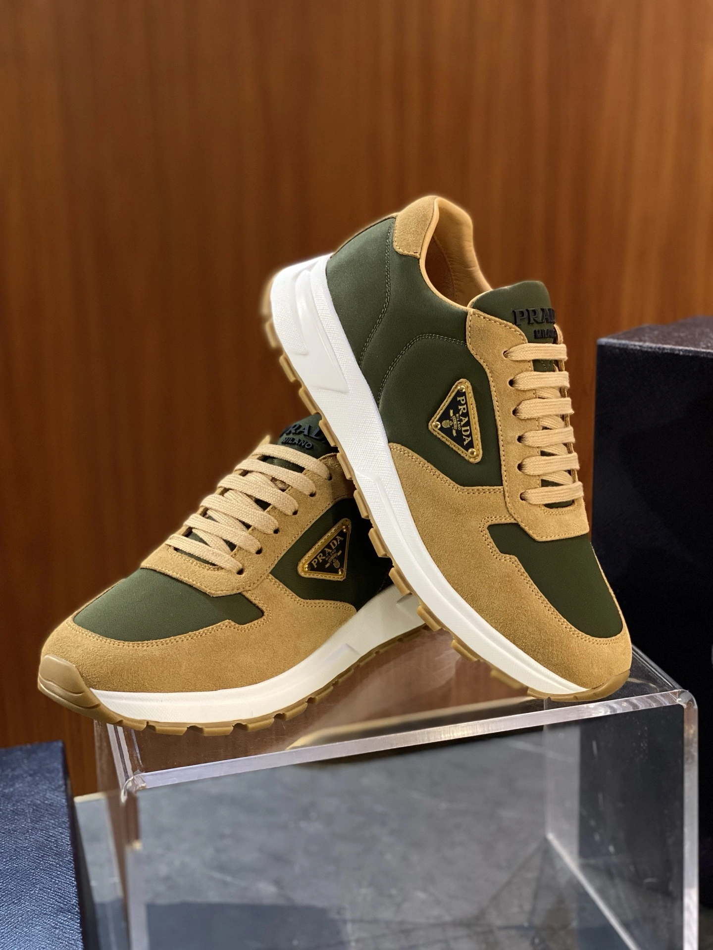 P*rada Top Sneaker Low RR 20250416- GoAnywhere 6317
