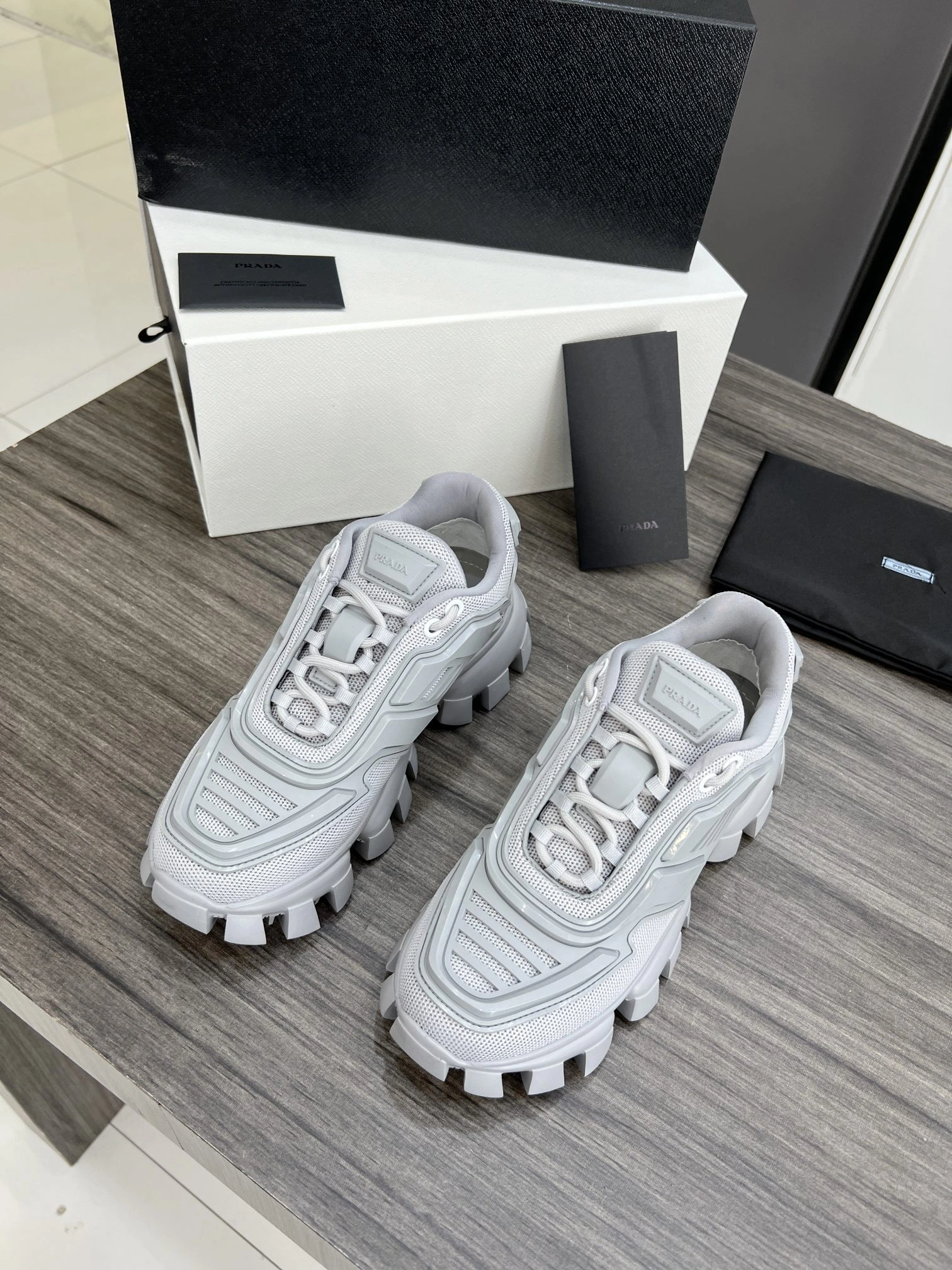 P*rada Top Sneakers Low CL 20230825- Sleek 6504