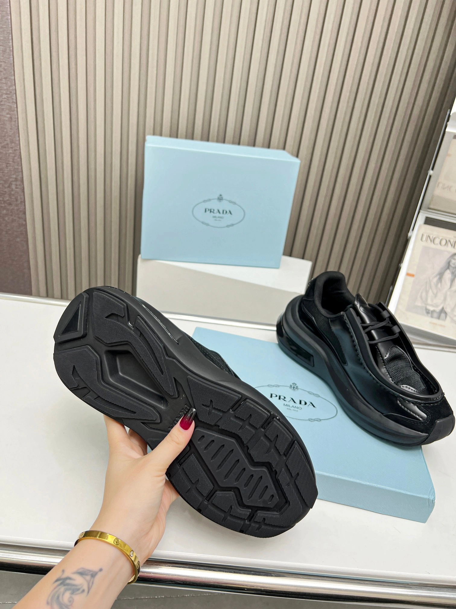 P*rada Top Sneakers Low CL 20230831- Trendsetting 6395