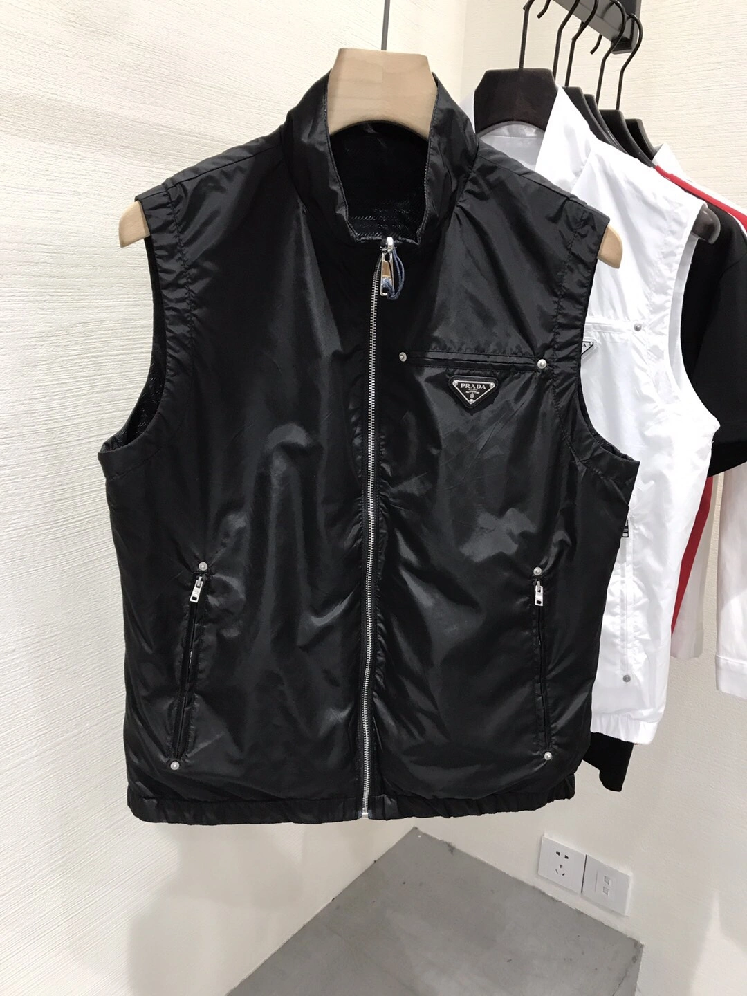 Sophisticated P*rada Vest Top Quality D17 20240330- 13712