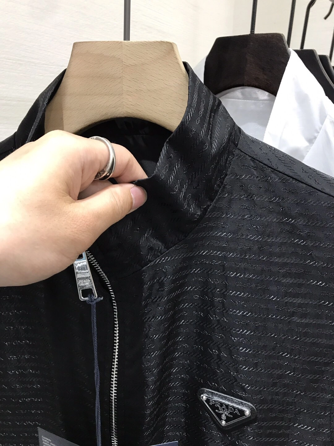 Sophisticated P*rada Vest Top Quality D17 20240330- 13712