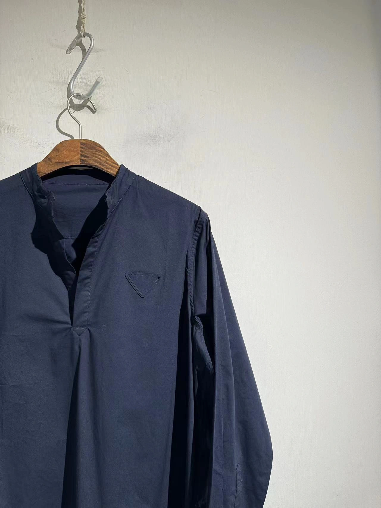 P*rada shirt Top Quality D17 20240512- Effortless 13559