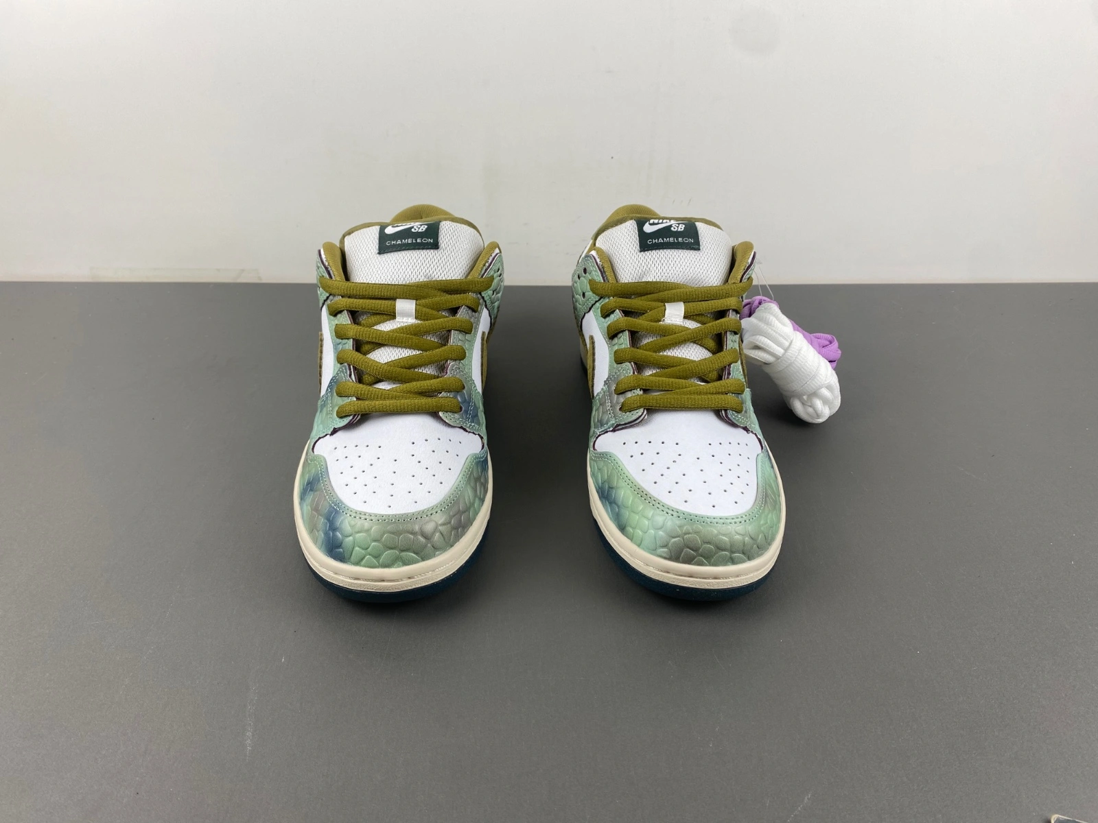 SB Dunk Low Alexis Sablone Chameleon HJ3386- Reliable 18