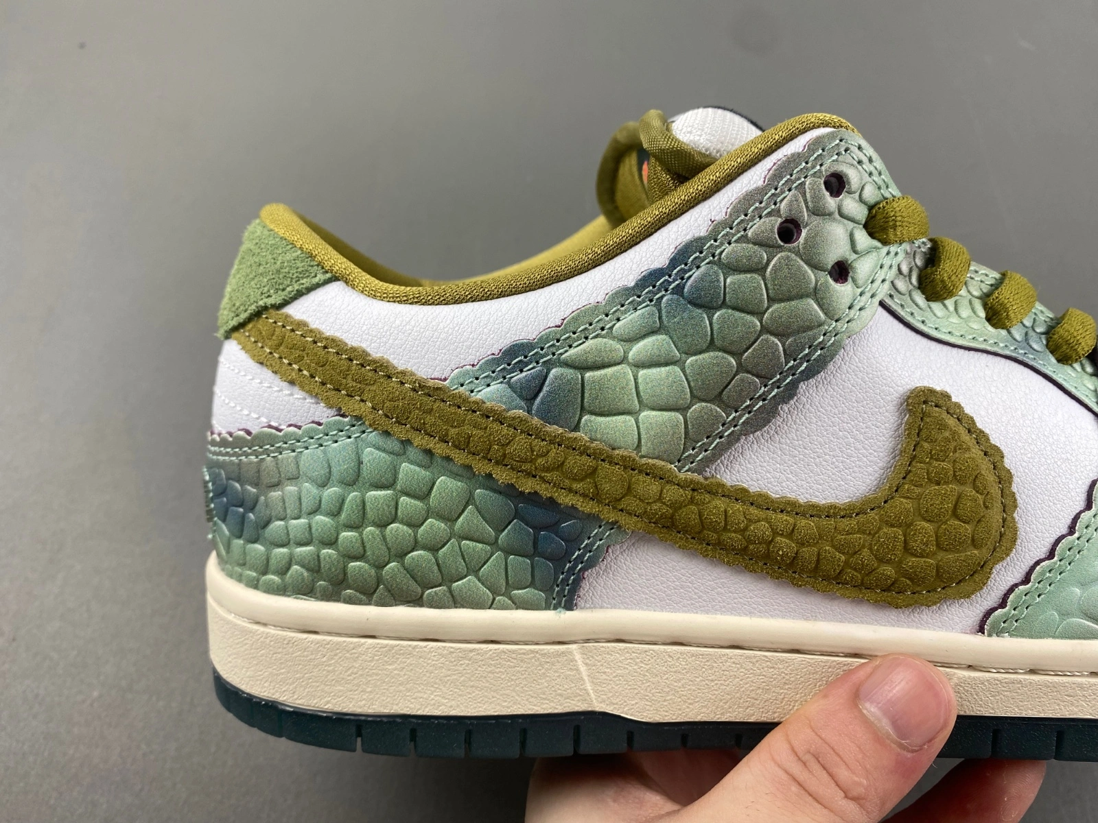 SB Dunk Low Alexis Sablone Chameleon HJ3386- Reliable 18