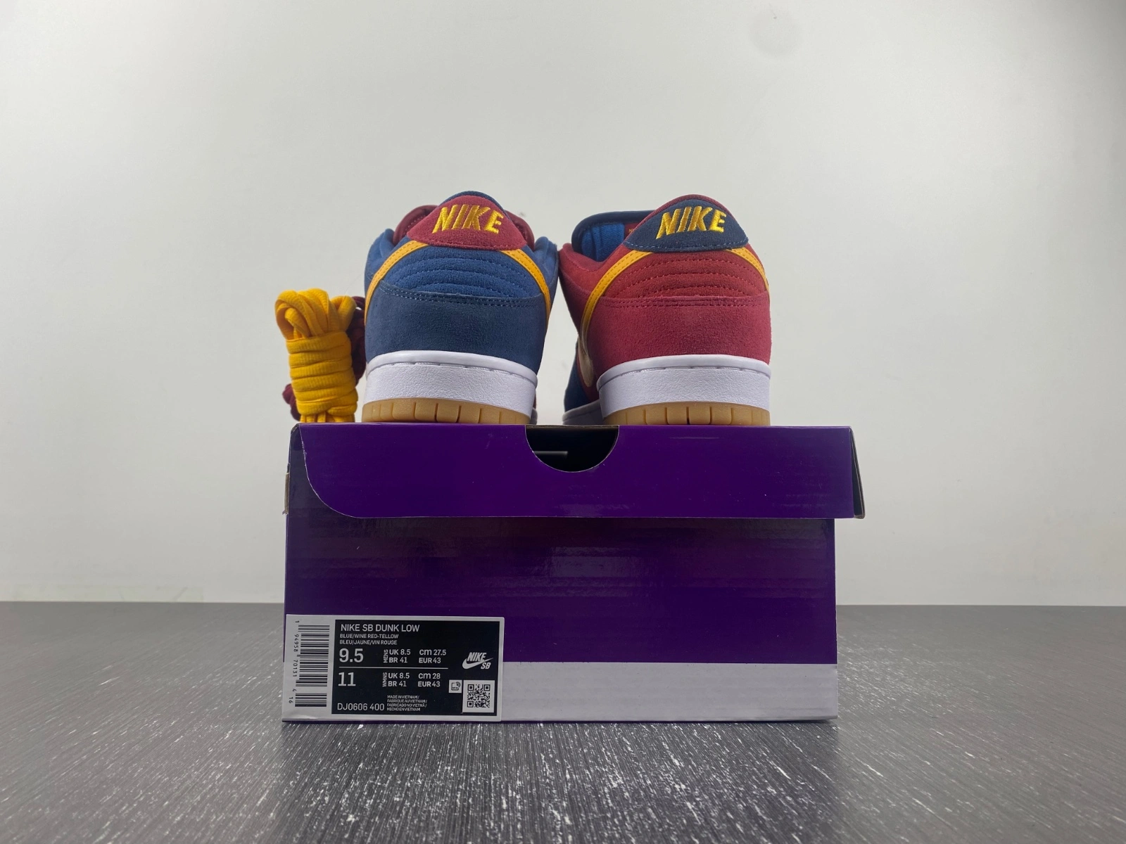 SB Dunk Low Barcelona DJ0606- Fashionable 547
