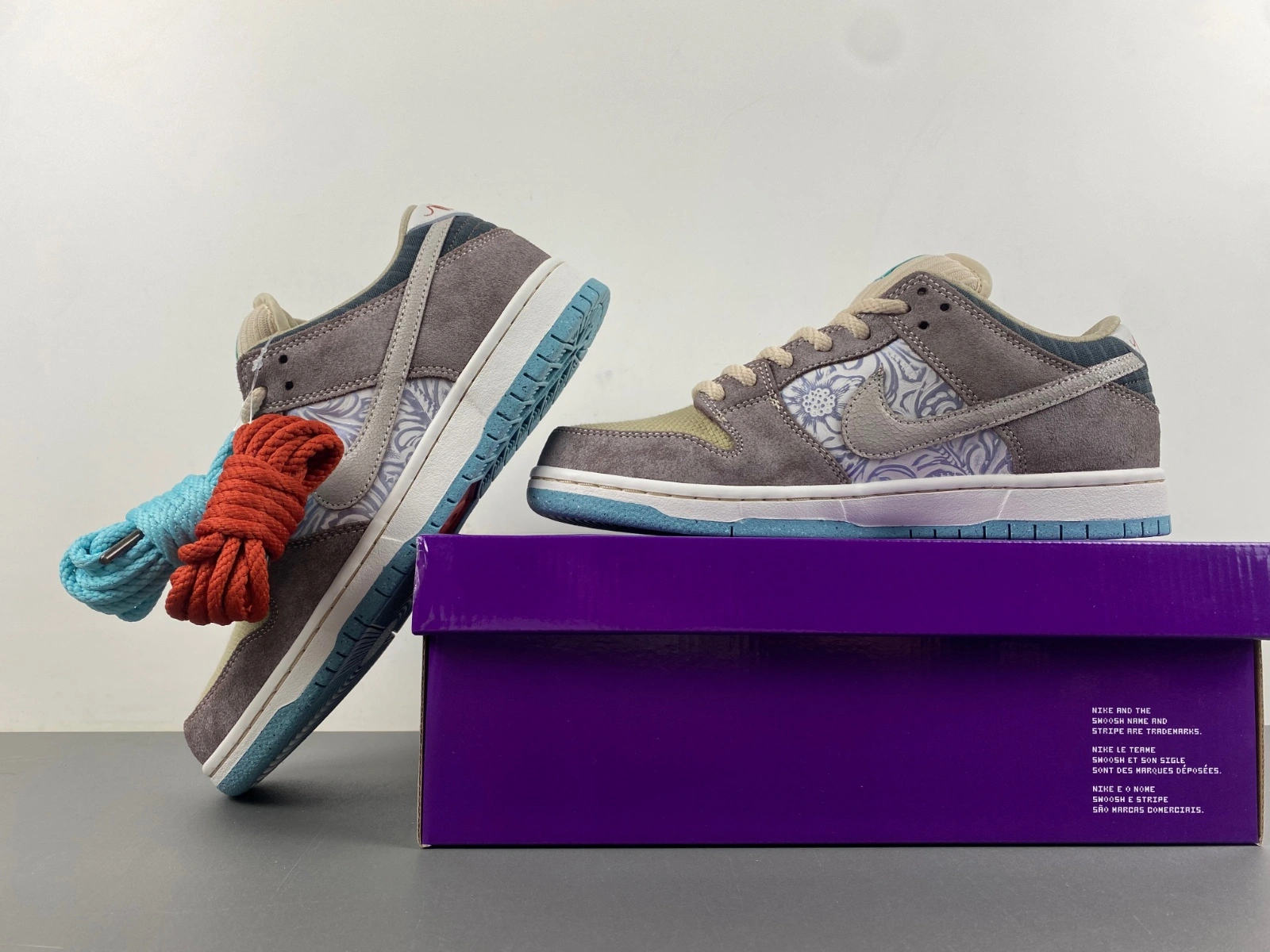 SB Dunk Low Big Money Savings FZ3129- Classic 29