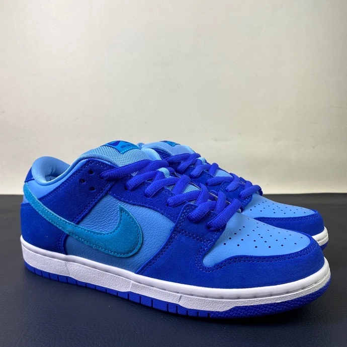 SB Dunk Low Blue Raspberry DM0807- SunProtective 389