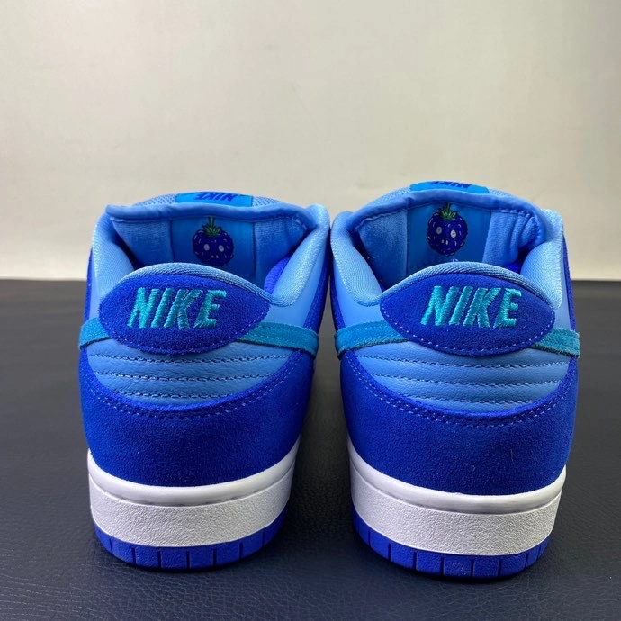SB Dunk Low Blue Raspberry DM0807- SunProtective 389