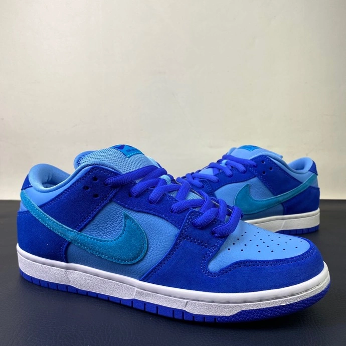 SB Dunk Low Blue Raspberry DM0807- SunProtective 389