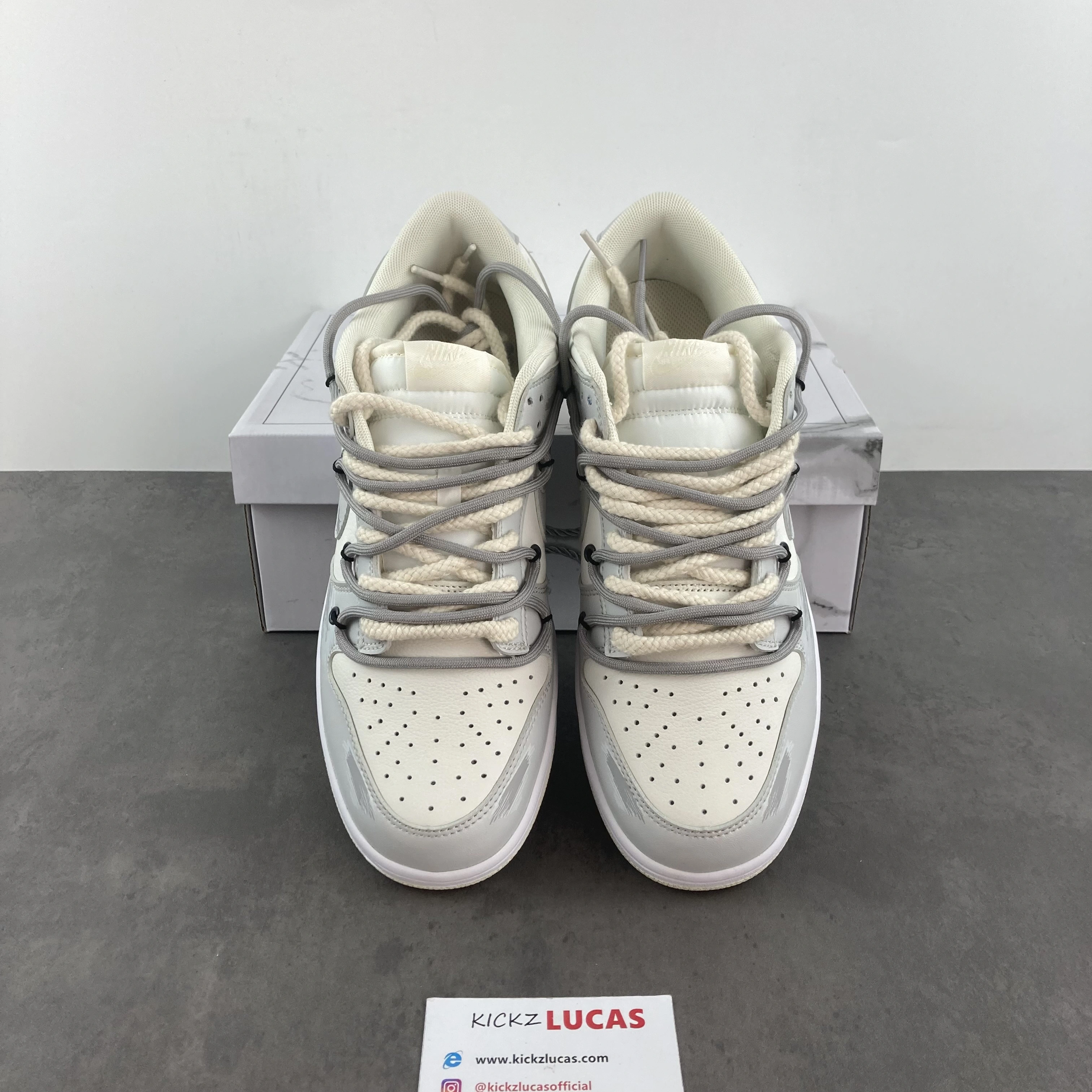 SB Dunk Low Csutom Paper airplane DJ6188- Original 133