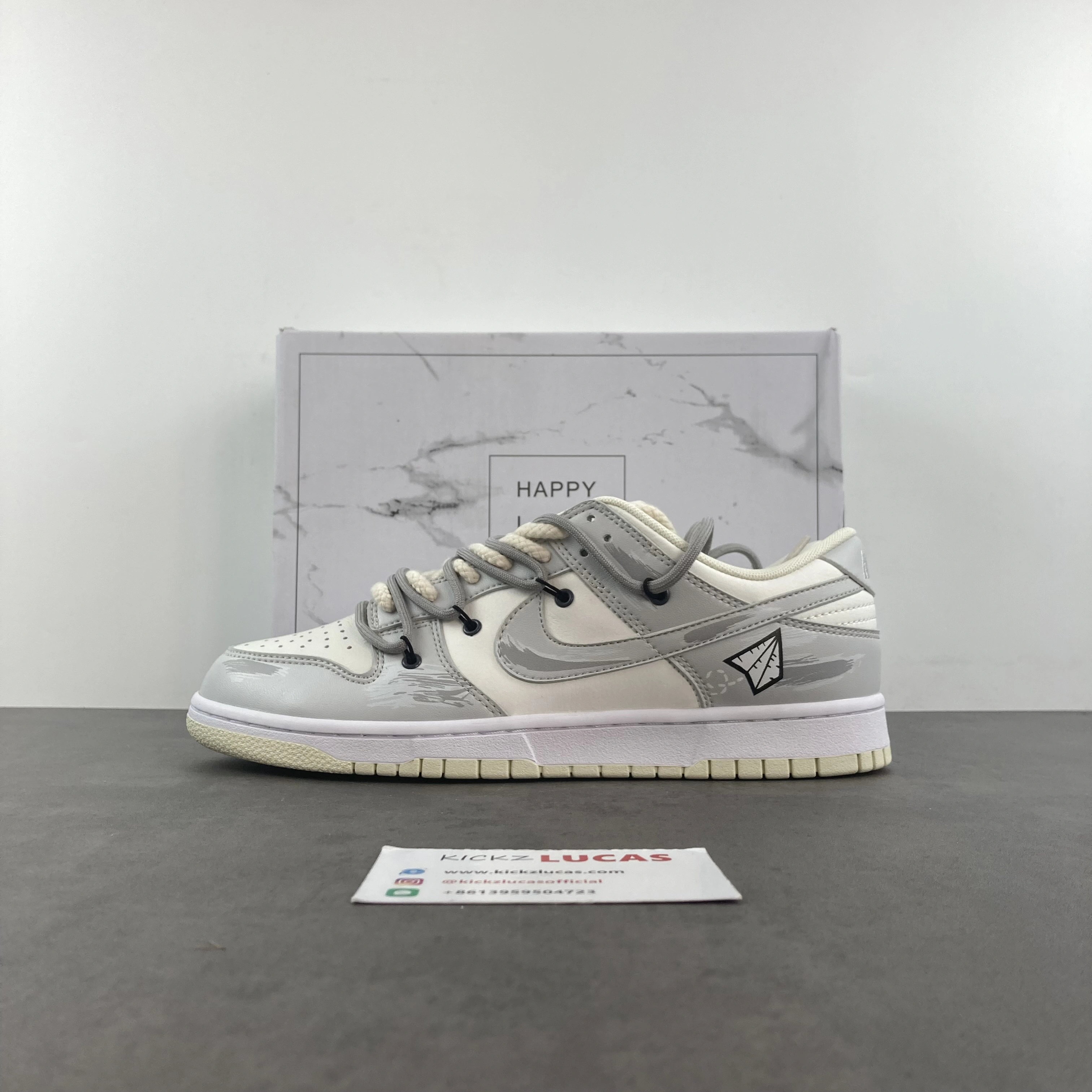 SB Dunk Low Csutom Paper airplane DJ6188- Original 133