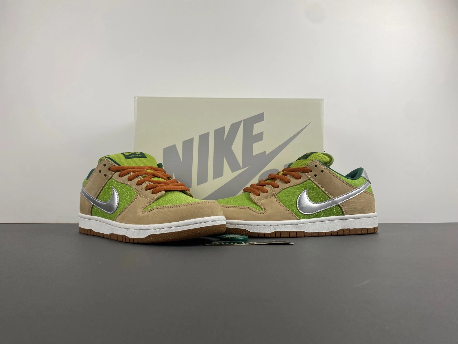 Sustainable SB Dunk Low Escargot FQ7585- 20
