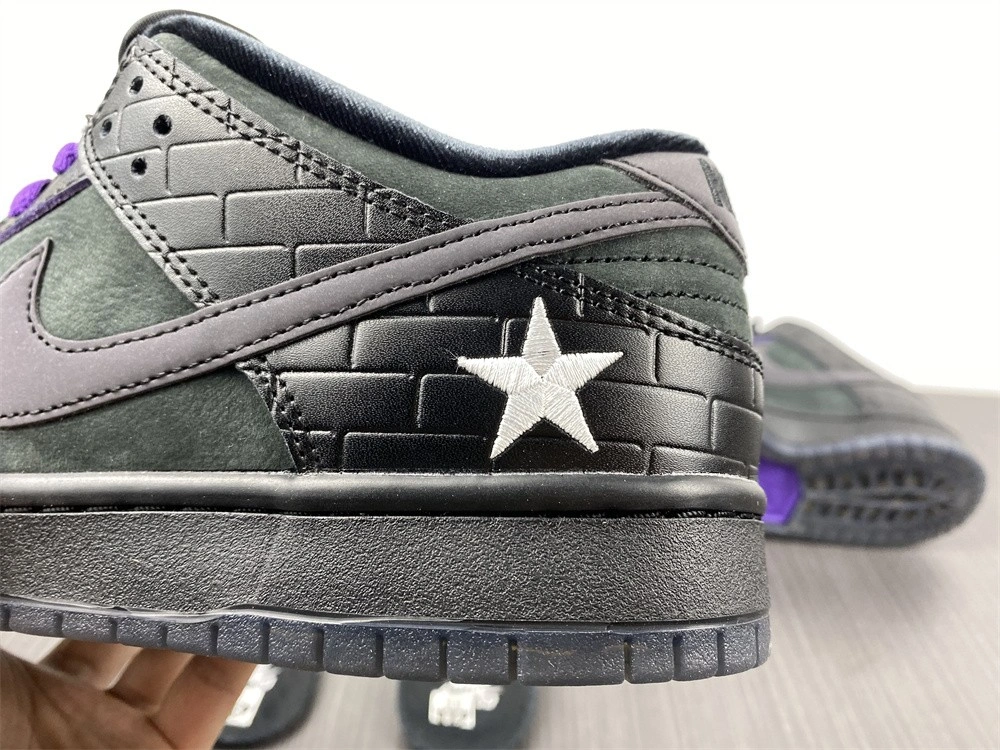 SB Dunk Low Familia First Avenue DJ1159- FashionForward 565