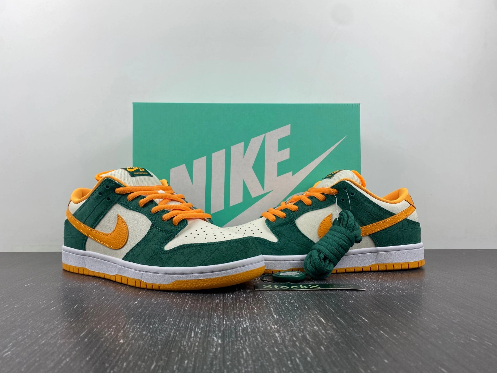 SB Dunk Low Legion Pine Kumquat 304292- Neat 82
