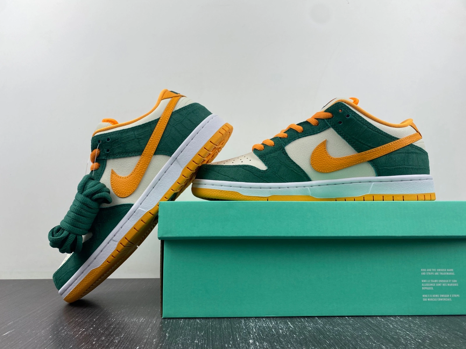 SB Dunk Low Legion Pine Kumquat 304292- Neat 82